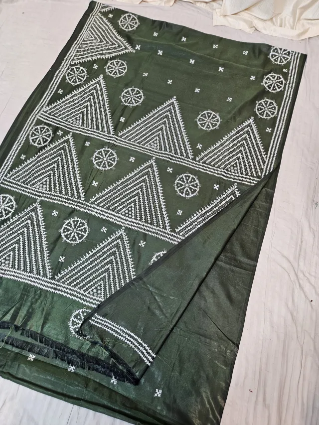 Forest Green Blended Bangalore Silk Saree with All-Over White Gujarati Stitch Temple Triangles & Embroidered Pallu