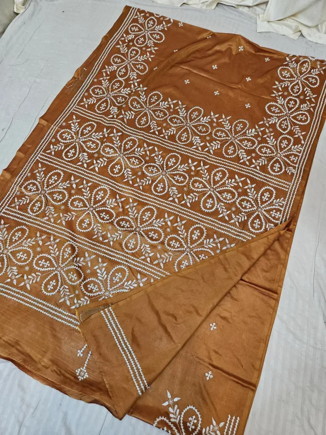 Mustard Brown Blended Bangalore Silk Saree with All-Over White Gujarati Stitch Floral Rosettes & Embroidered Pallu