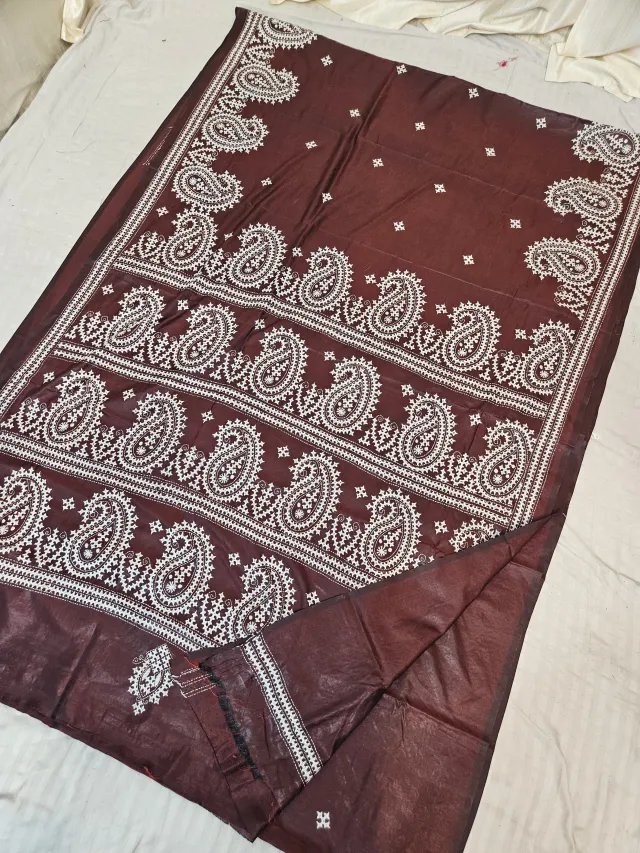 Coffee Brown Blended Bangalore Silk Saree with All-Over White Gujarati Stitch Paisley Registers & Embroidered Pallu