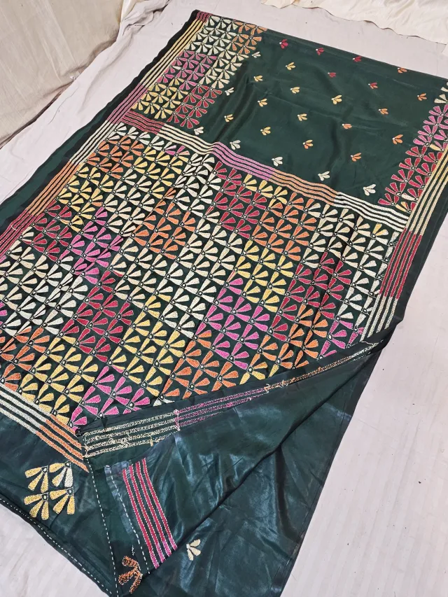 Bottle Green Blended Bangalore Silk Saree with Multicolour Hand Embroidered Kantha Stitch Fan Jaal Pallu