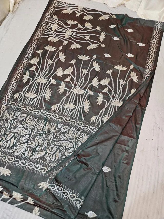 Bottle Green Blended Bangalore Silk Saree with All-Over White Hand Embroidered Kantha Stitch Blooming Lotus Stalks Pallu
