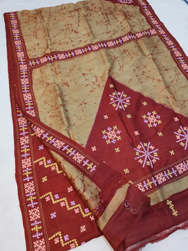 Beige & Maroon Pure Murshidabad Silk Saree with Hand Batik & Kantha Stitch Starburst Mandala Pallu