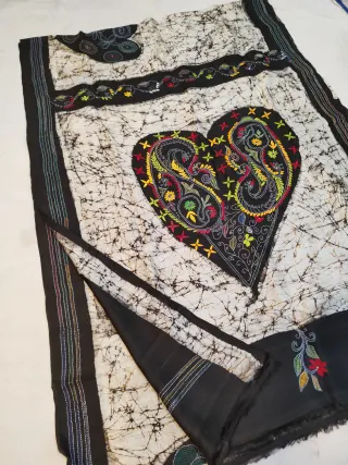 Off-White & Black Pure Murshidabad Silk Saree with Hand Batik & Kantha Stitch Heart Paisley Medallion Pallu