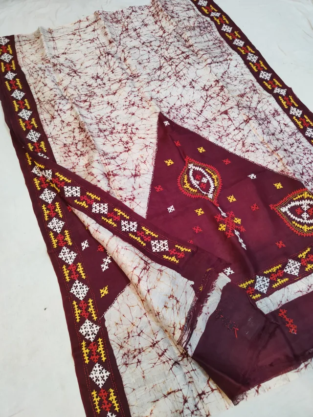 Off-White & Plum Wine Pure Murshidabad Silk Saree with Hand Batik & Kantha Stitch Eye Flame Medallion Pallu