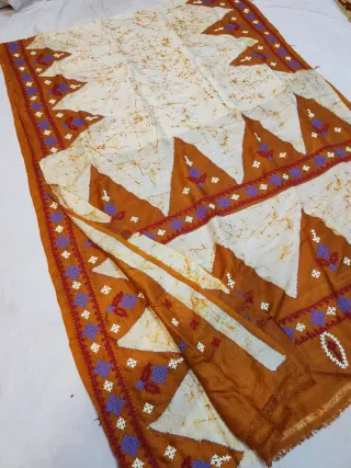 Off-White & Golden Mustard Pure Murshidabad Silk Saree with Hand Batik & Kantha Stitch Temple Chevron Pallu
