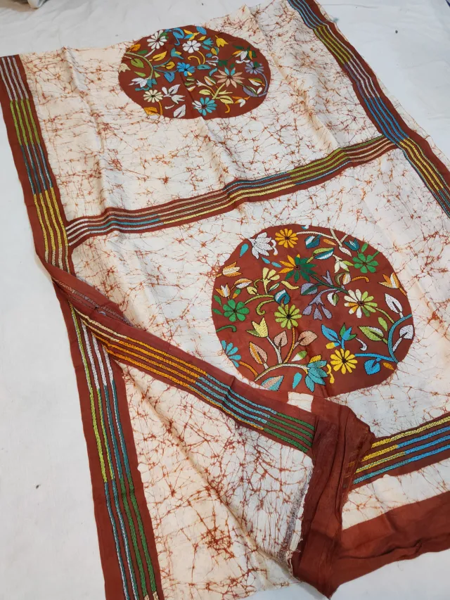 Off-White & Rust Terracotta Pure Murshidabad Silk Saree with Hand Batik & Kantha Stitch Circular Floral Medallion Pallu