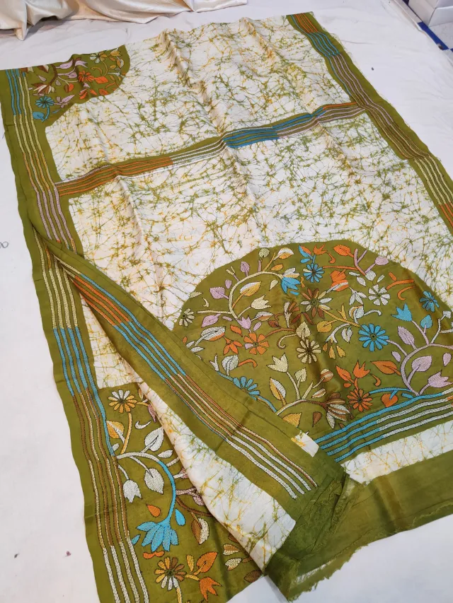 Off-White & Olive Green Pure Murshidabad Silk Saree with Hand Batik & Kantha Stitch Dome Botanical Pallu