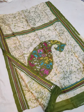 Off-White & Olive Green Pure Murshidabad Silk Saree with Hand Batik & Kantha Stitch Mango Kalka Paisley Pallu