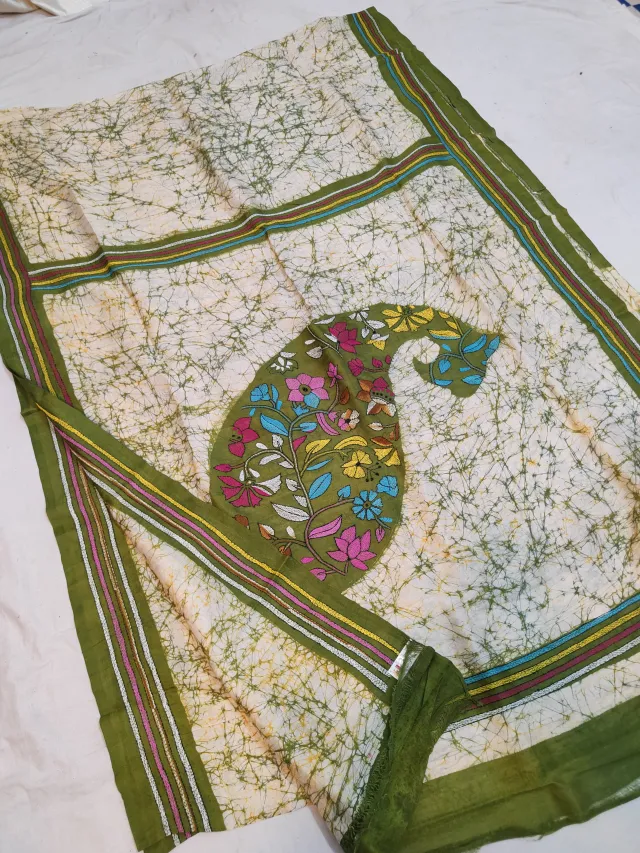 Off-White & Olive Green Pure Murshidabad Silk Saree with Hand Batik & Kantha Stitch Mango Kalka Paisley Pallu