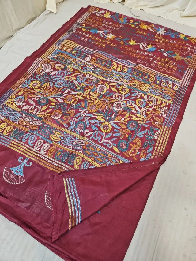 Maroon Blended Bangalore Silk Hand Kantha Stitch Floral Garden Jaal Pallu Saree