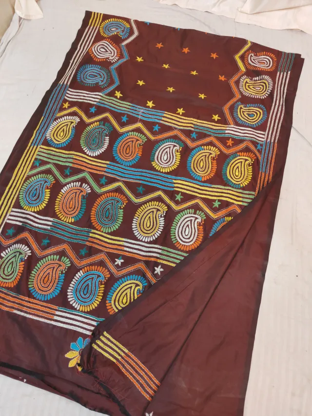 Chocolate Brown Blended Bangalore Silk Hand Kantha Stitch Paisley Kalka Zigzag Pallu Saree