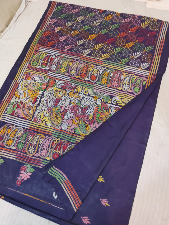Navy Blue Blended Bangalore Silk Hand Kantha Stitch Paisley Kalka and Grid Jaali Pallu Saree