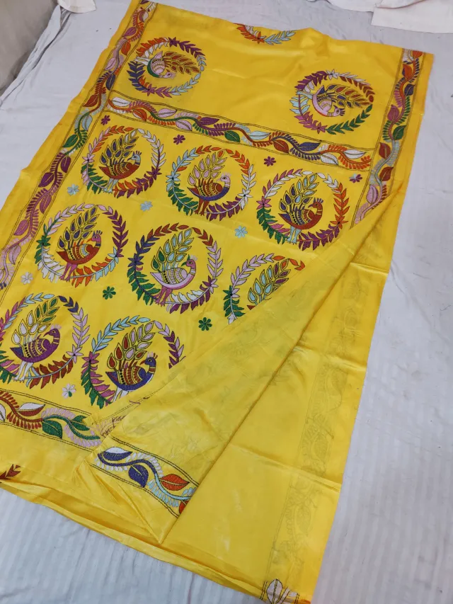 Canary Yellow Blended Bangalore Silk Hand Kantha Stitch Dancing Peacock Medallion Pallu Saree