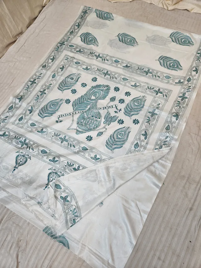 Off White Blended Bangalore Silk Saree with Chalu Kantha Stitch Krishna Flute & Peacock Feather Pallu