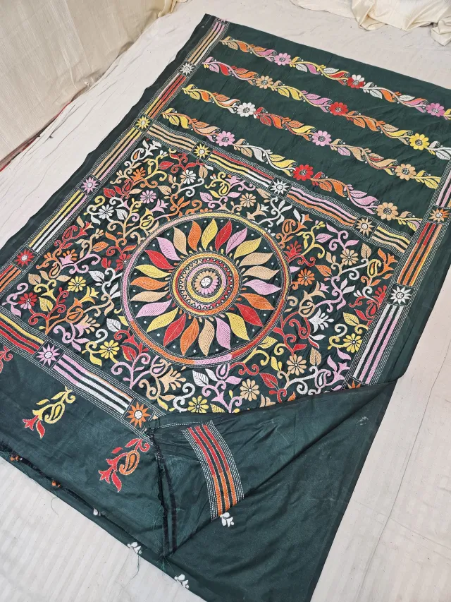 Bottle Green Blended Bangalore Silk Hand Kantha Stitch Multi-Colour Sunburst Mandala and Floral Jaal Pallu Saree
