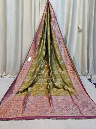 Premium Olive Green and Magenta Pink Contrast Jaal Replica Banarasi Saree