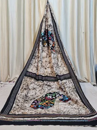 Premium Off White with Black Batik Kantha Stitch Pure Molmol Cotton Saree