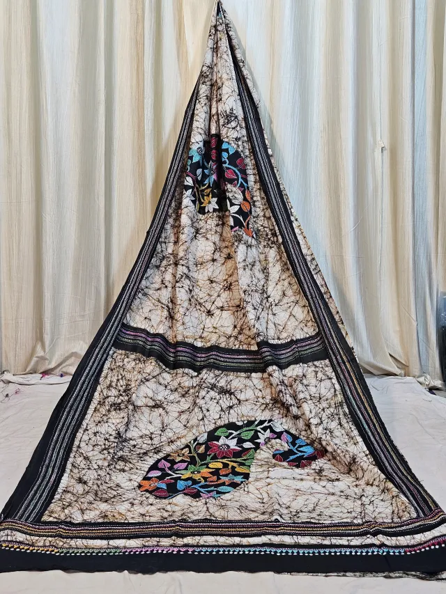 Premium Off White with Black Batik Kantha Stitch Pure Molmol Cotton Saree