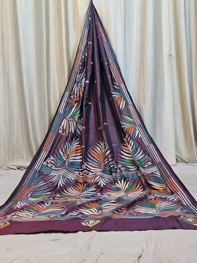 Premium Wine Blended Bangalore Silk Palm Leaf Kantha Stitch Saree