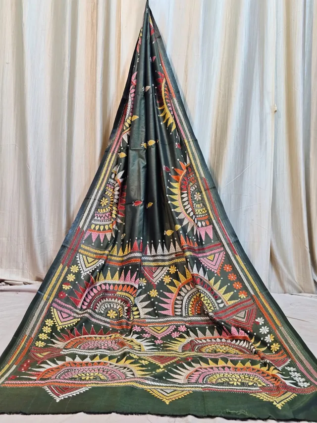 Premium Olive Green Sunburst Motif Blended Bangalore Silk Kantha Stitch Saree
