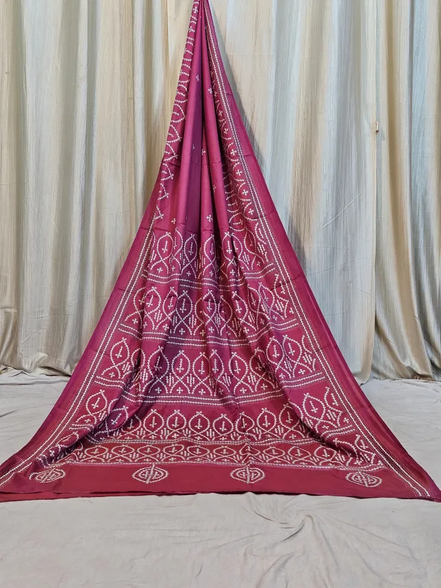 Premium Dual Tone Rani Pink with White Gujrati Stitch Blended Bangalore Silk Saree