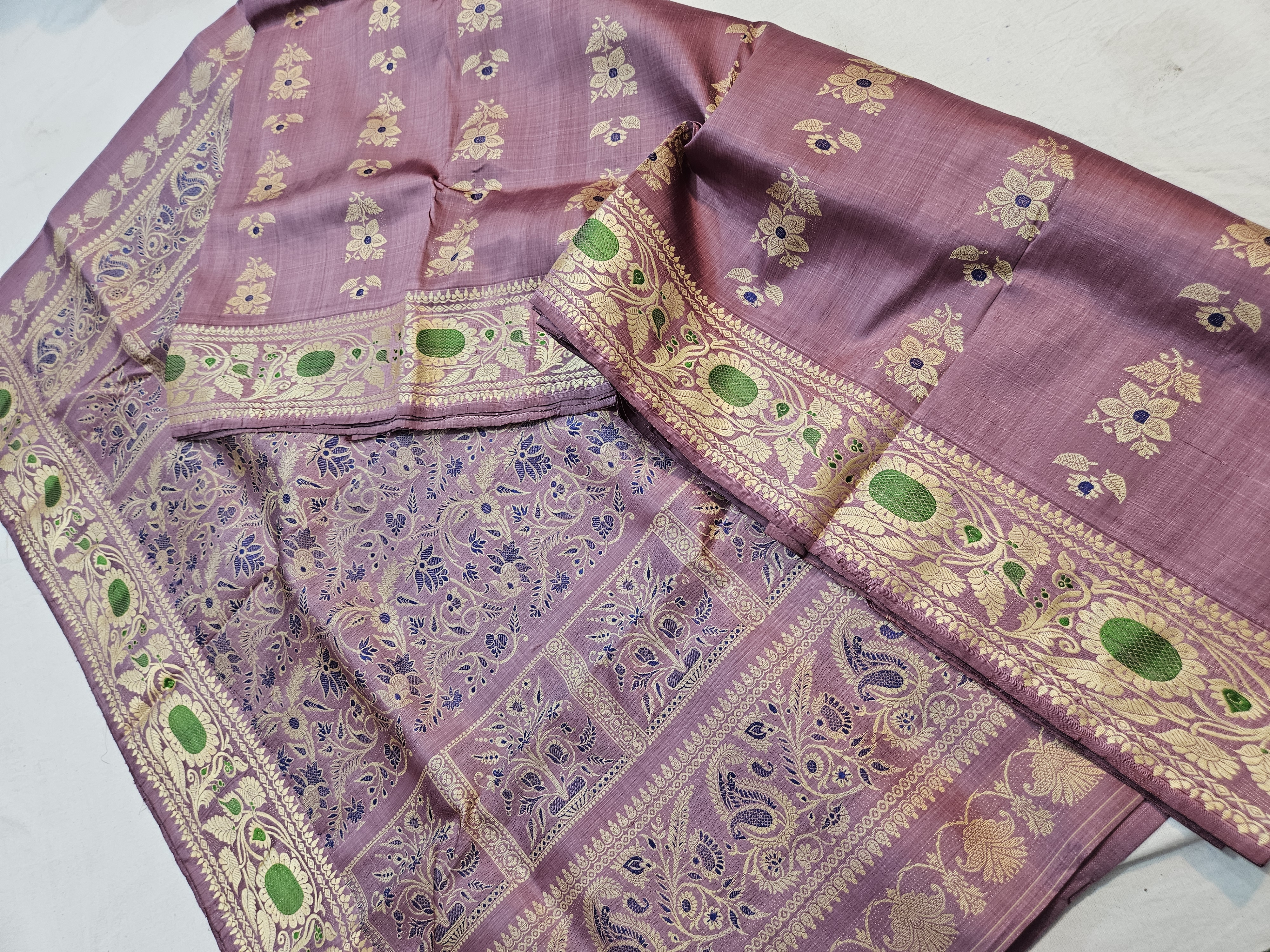 Dusty Mauve Pure Bishnupur Silk Swarnachari Saree with Emerald Meenakari Border & Floral Jaal Pallu